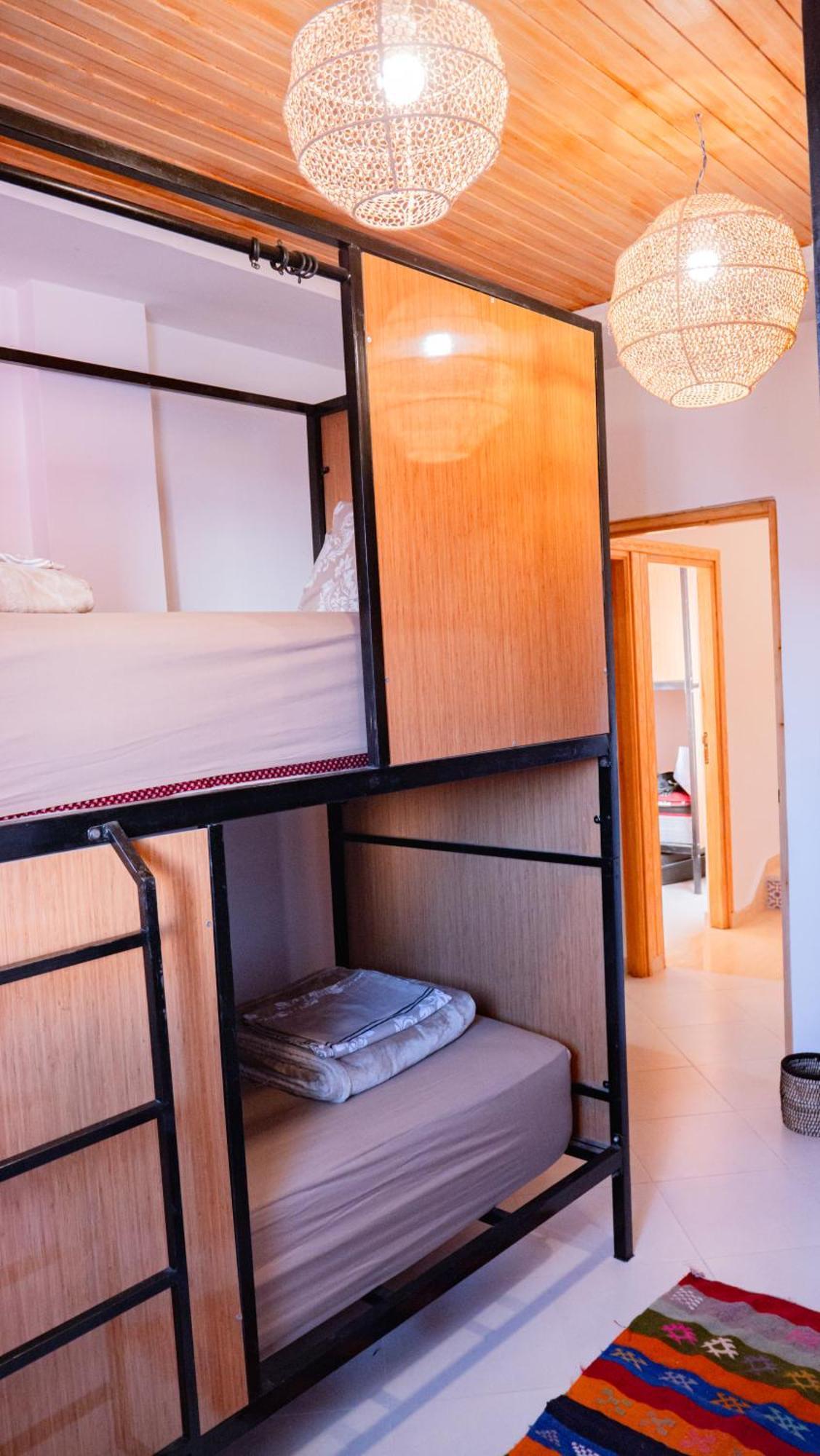 Atlantic Vibes Surf Hostel *